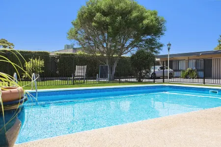 Hamilton Lonsdale Motel