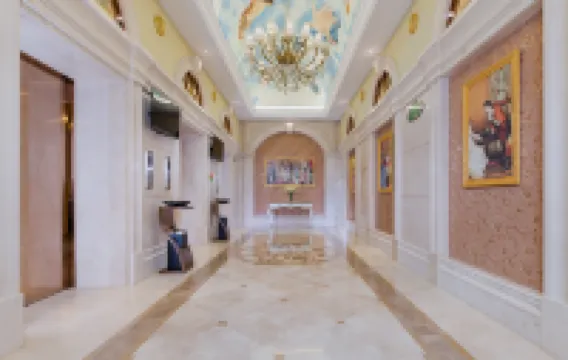 Vienna International Hotel (Liuzhou Wuxing Pedestrian Street)