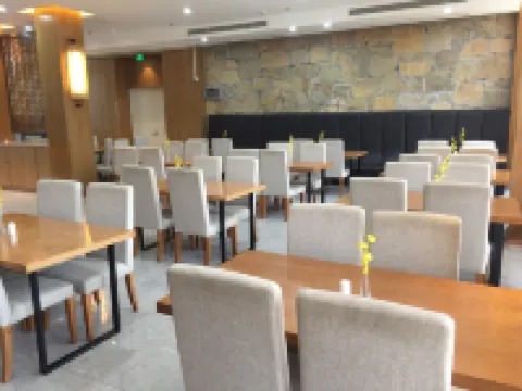 Golden Holiday Hotel