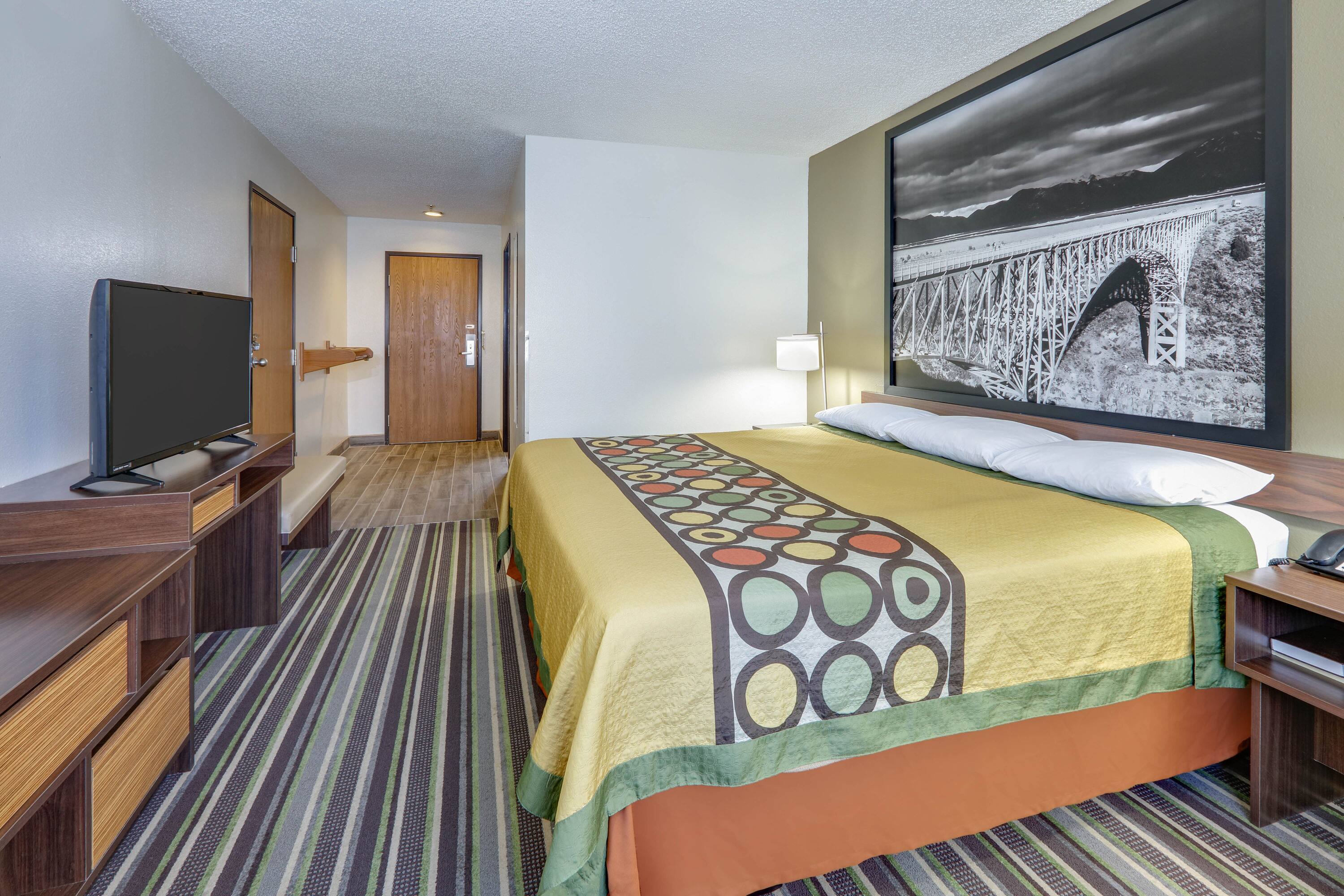 Super 8 by Wyndham Roswell