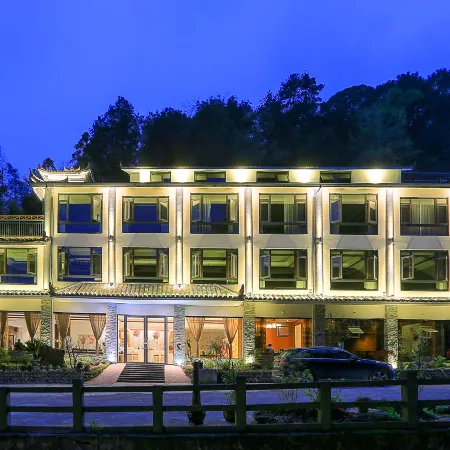 Dianzui Pavilion Homestay (East Gate Tourist Center Branch, Fanjing Mountain Scenic Area)