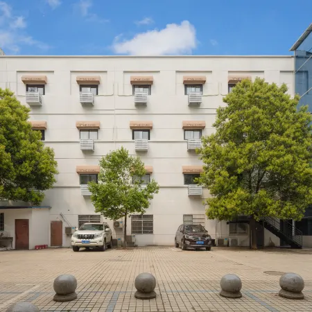 Youmi Hotel • Good Youth (Sports Center)