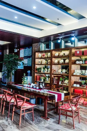 Shangjie Business Hotel Отели в г. Дэань