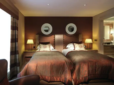 Macdonald Windsor Hotel Отели в г. Виндзор