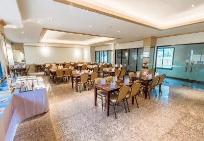Airport Beach Hotel Phuket Отели рядом с достопримечательностью «Road Runner Buggy and ATV Adventure Phuket»