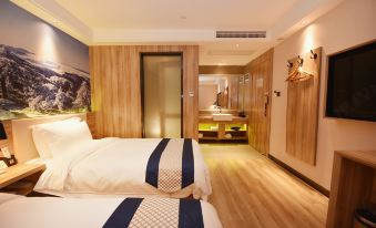 Super 8 (North Of Yihuan Mengcheng Road)