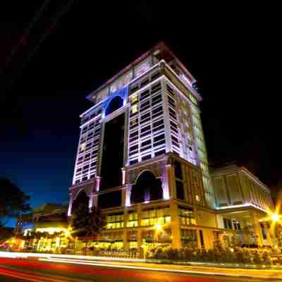 哥打巴魯佩爾達納酒店 Hotel Exterior