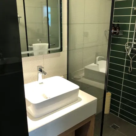 GreenTree Inn Express Hotel (Changshu RT-Mart Impressin City)