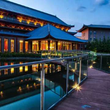 Cloud Hotel & Resort