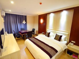 Dongxing Holiday Hotel