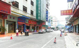 7 Days Hotel (Dongguan Shijie Center Jiarong Plaza)