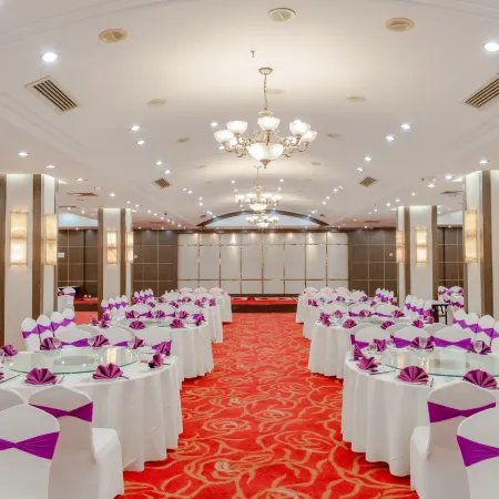 Chuxiong WeishengXiongbao Hotel