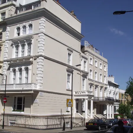 Lords Hotel Отели рядом с достопримечательностью «Улица Уэстбурн-Гроув»