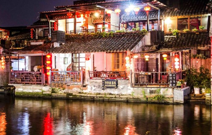 Four Seasons Spring Inn (Xitang Linhe store)