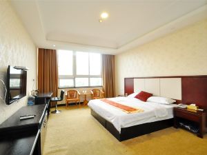 Pingyi Golden Beach Hotel