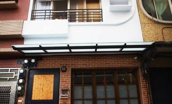 Knock Knock Hostel