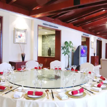 88 Eling Park Hotel (Chongqing Eling Erchang) Отели рядом с достопримечательностью «Chongqing Bayu Mingbian Culture Art Museum»