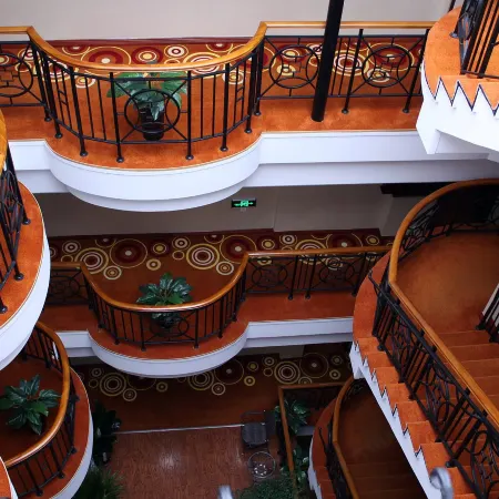 Riyueming Hotel (Dalian Railway Station Youhao Square)