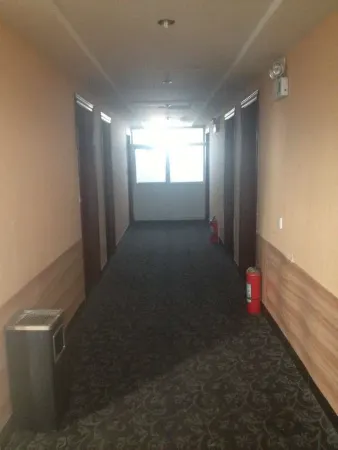 Youth E-house Hotel Отели рядом с достопримечательностью «Yellow River Xiaolangdi Scenic Area in Jiyuan»