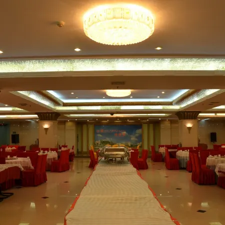 Qingdao University International Hotel Отели рядом с достопримечательностью «Циндао-Восточный Университет»