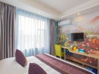 桂林华庭主题酒店 - 个性大床房