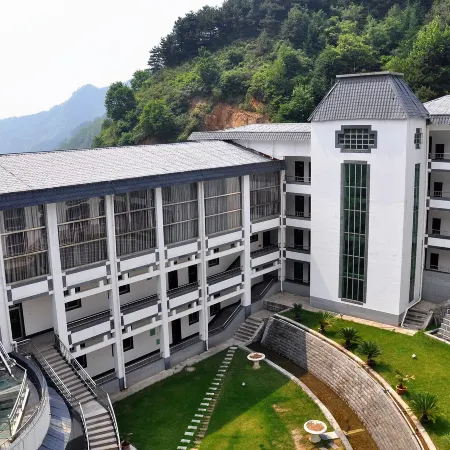 Shijiazhuang Wuyuezhai Hotel