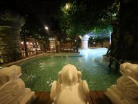 呼伦贝尔颐和温泉酒店 - 室外游泳池