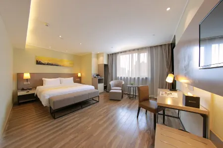 Homeinn Plus Hotel(Tianjin Eye Ancient Culture Street  Branch) Отели рядом с достопримечательностью «Gallery of Tianjin Academy of Fine Arts»