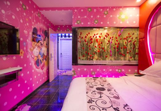 러구 호텔 객실