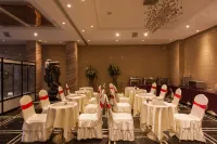 Sherlock Crystal Hotel