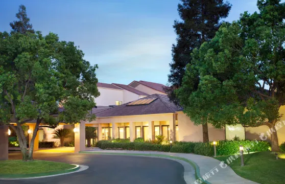 貝克斯菲爾德萬怡酒店