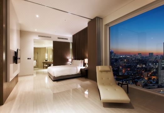 호텔 엔트라 강남의 모던한 로비