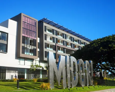 มิโดริคลาร์ก โฮเทลแอนด์คาสิโน โรงแรมในมาบาลากัต