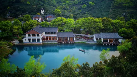 Piaomiao Resort Отели рядом с достопримечательностью «Zhili Ancient Village»