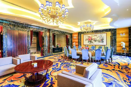 LongPo Bay Hotel Отели рядом со станцией Yongding Railway Station