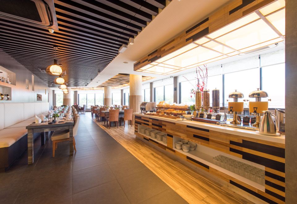 더 스미스 하우스 캄풍 파당 마시라트 조식 뷔페