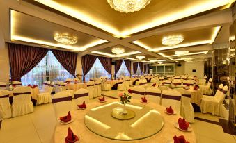 Qian Shan Holiday Hotel