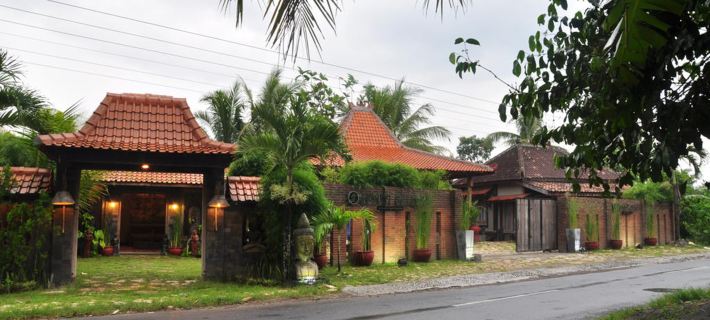 Astuti Gallery Homestay Hotels in Bantul