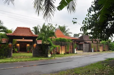 Astuti Gallery Homestay