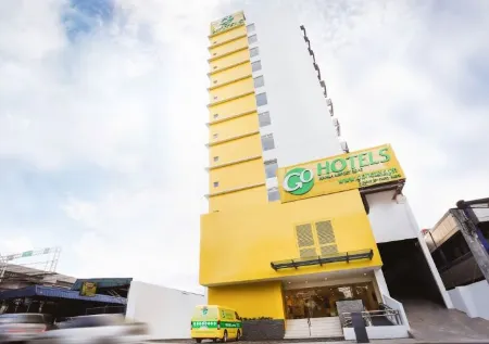 Go Hotels Manila Airport Road Отели рядом с достопримечательностью «Нешнел Шрайн оф Ауэр Мотер оф Перпечуал Хелп»