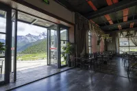 Zhaxi Zhuomu Hotel