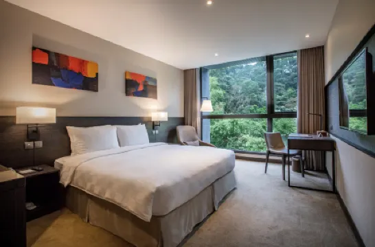 新北白金花園飯店