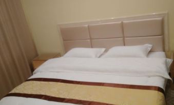 Pingle Gold Coast Hotel
