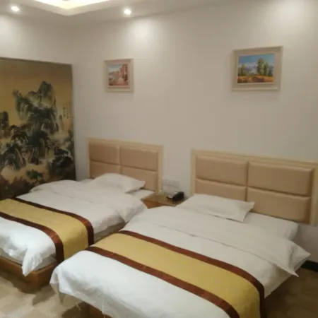 Pingle Gold Coast Hotel Hotel di Kaunti Pingle