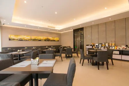 Homeinn Plus Hotel (Shanghai International Tourism Resort Chuansha Road) Отели рядом с достопримечательностью «Residence of Family Tao»