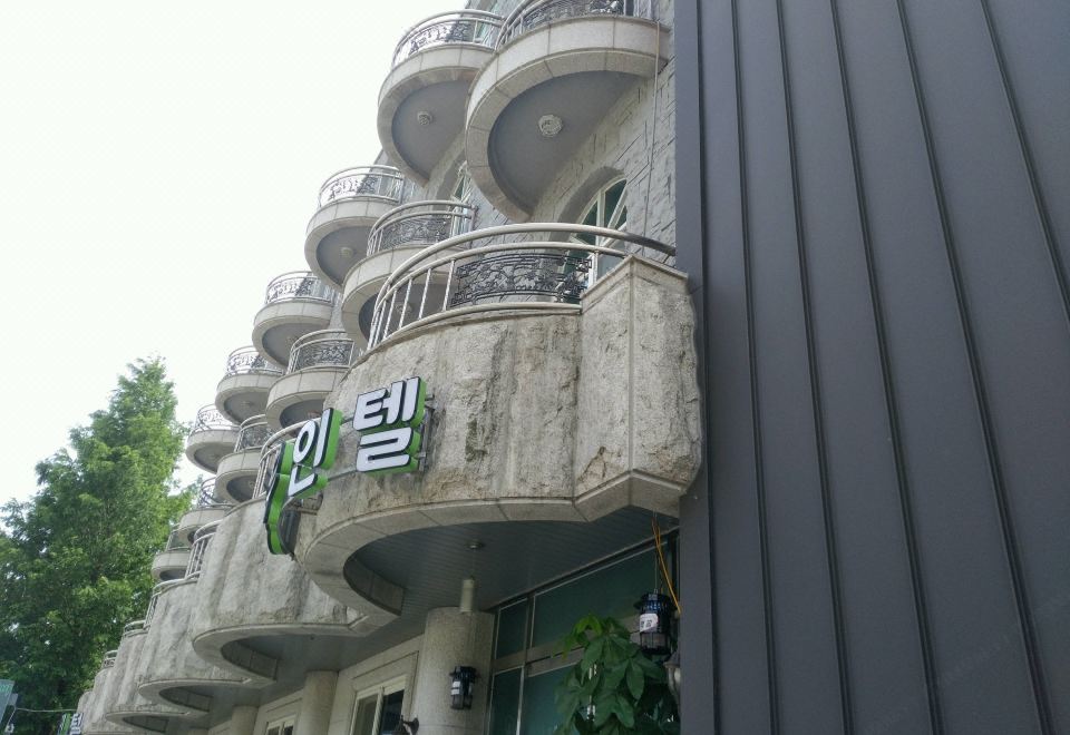 Firebutterfly Motel Gangchon