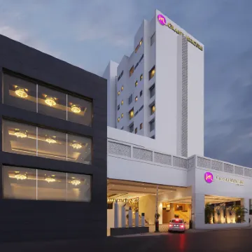 Grand Mercure Vadodara Surya Palace Hotels near Alkapuri Haveli