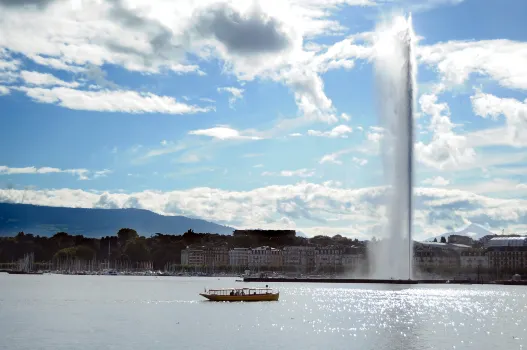 The New Midi Hotels in der Nähe von von GLOBUS Genève Warenhaus