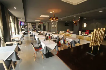 Taris Art Hotel Phrae