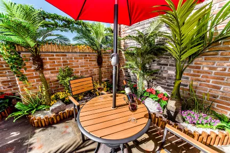 Jeju Boutique Hertz Hotel Отели рядом с достопримечательностью «Драконный головный рок»